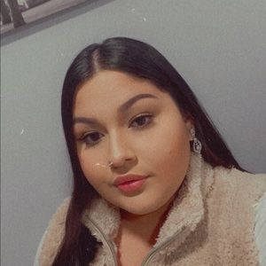 Meet your Posher, Lidia